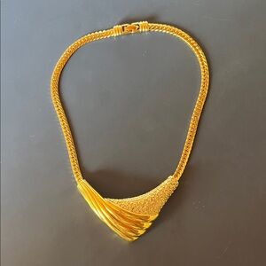 Luxurious Gold-Toned Necklace